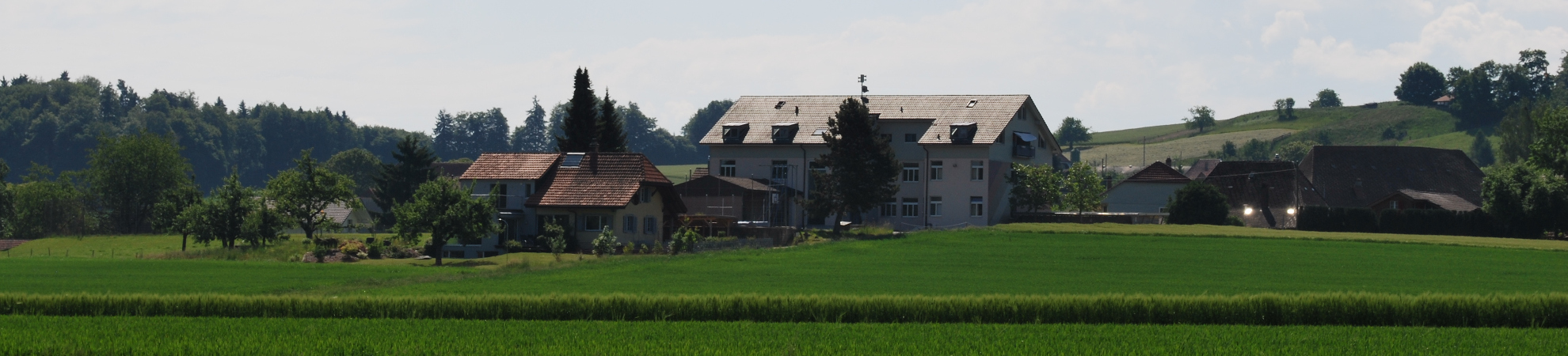 Blick auf Schulhaus Rütschelen